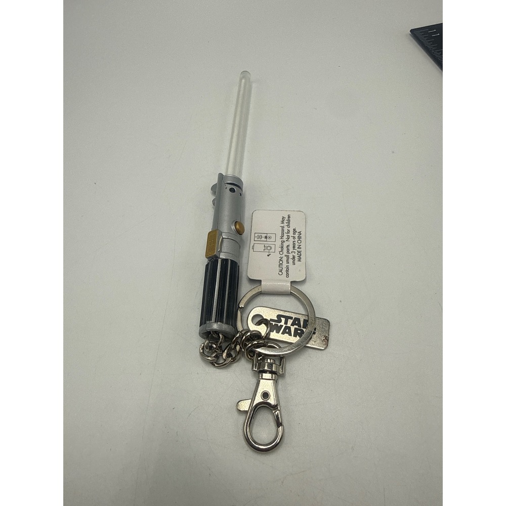 Star Wars Anakin Skywalker Light Up Blue Lightsaber Keychain Silver Tone Jedi